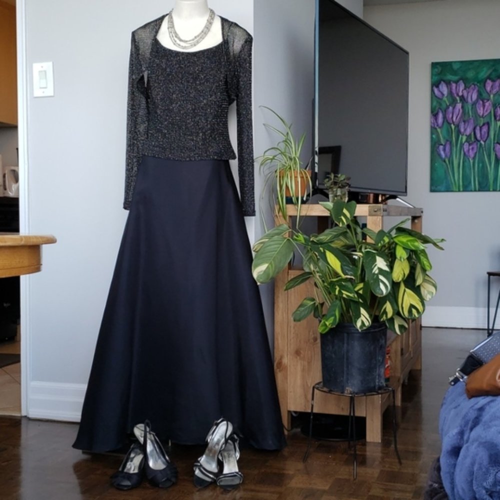 JS Collections black 3 pc holiday gown